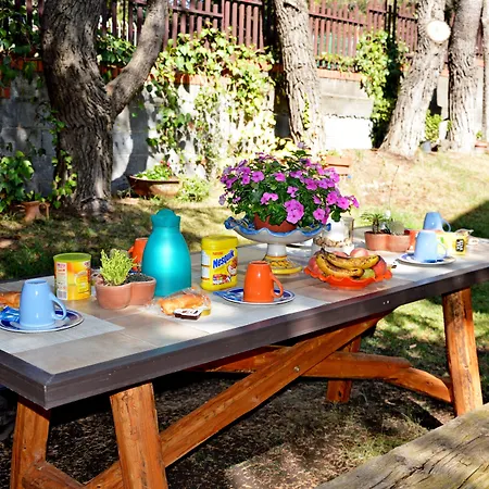 Caterina Bed and Breakfast 3*